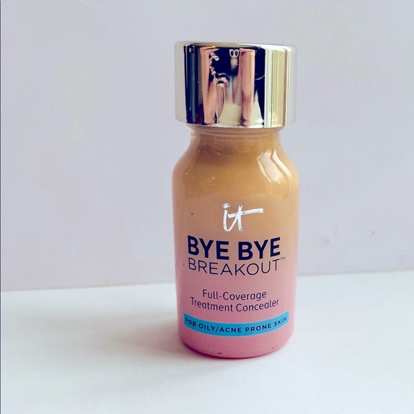bye bye breakout concealer